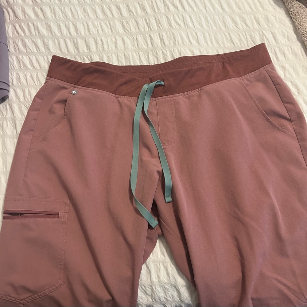 Mauve Figs Jogger Scrub Pants